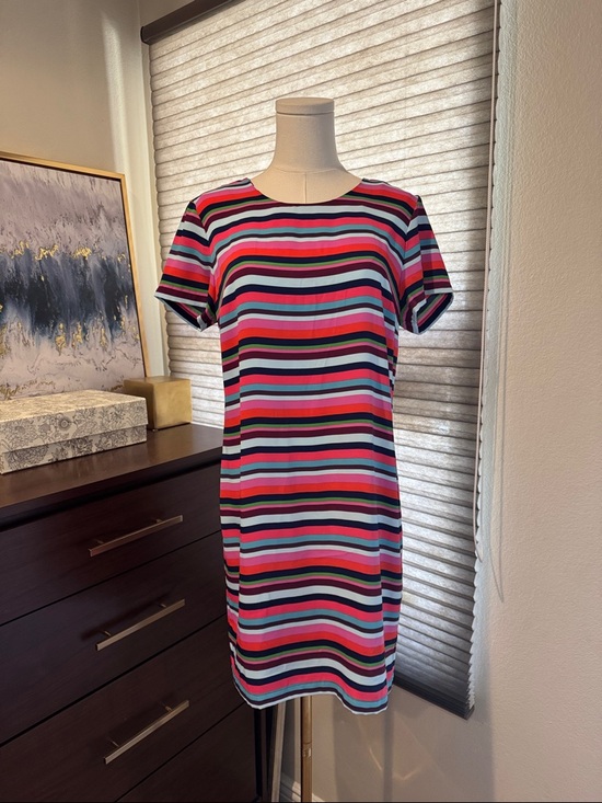 Cynthia Rowley Dresses & Skirts - Cynthia Rowley Multicolor Striped Short-Sleeve Shift Dress. Size 6